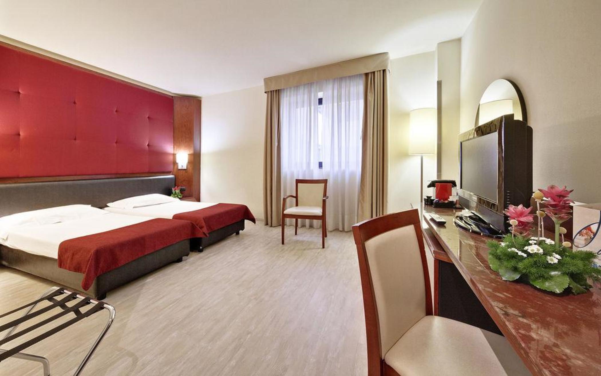 Mediterraneo Palace Hotel Рагуза Екстериор снимка