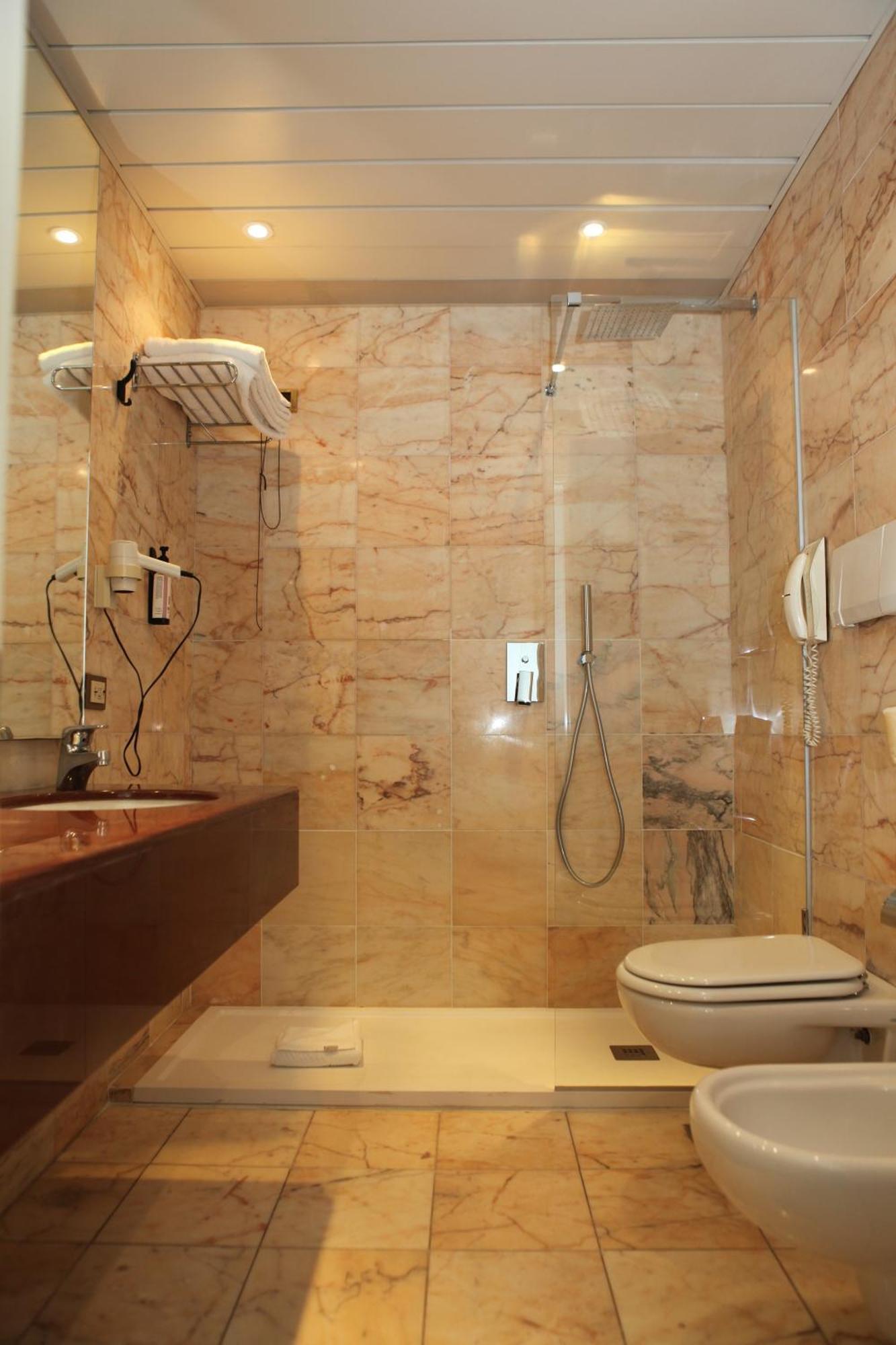 Mediterraneo Palace Hotel Рагуза Екстериор снимка