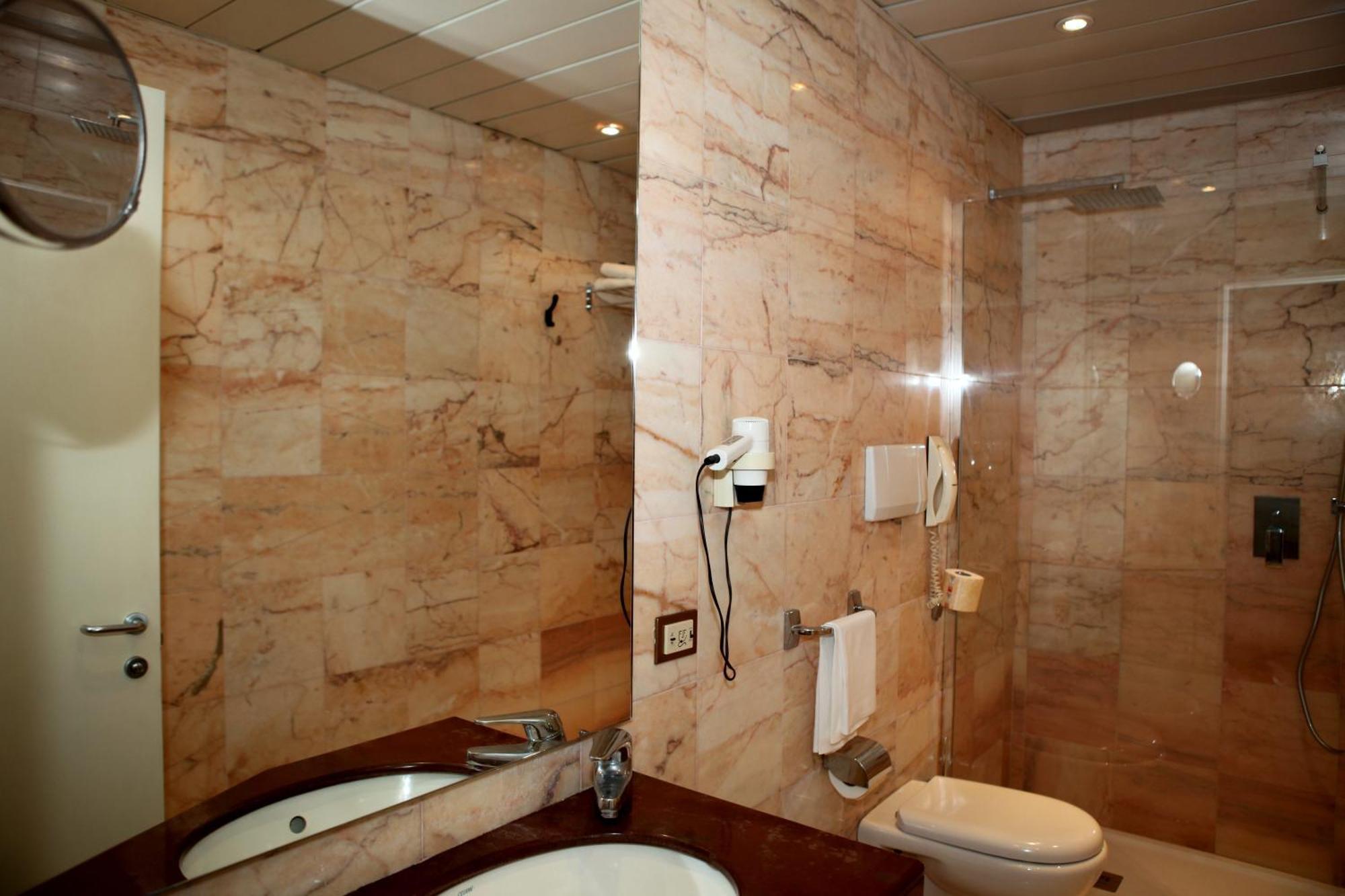 Mediterraneo Palace Hotel Рагуза Екстериор снимка