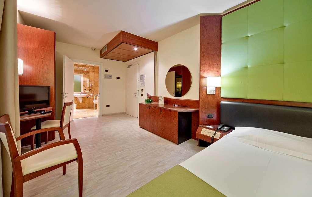 Mediterraneo Palace Hotel Рагуза Стая снимка
